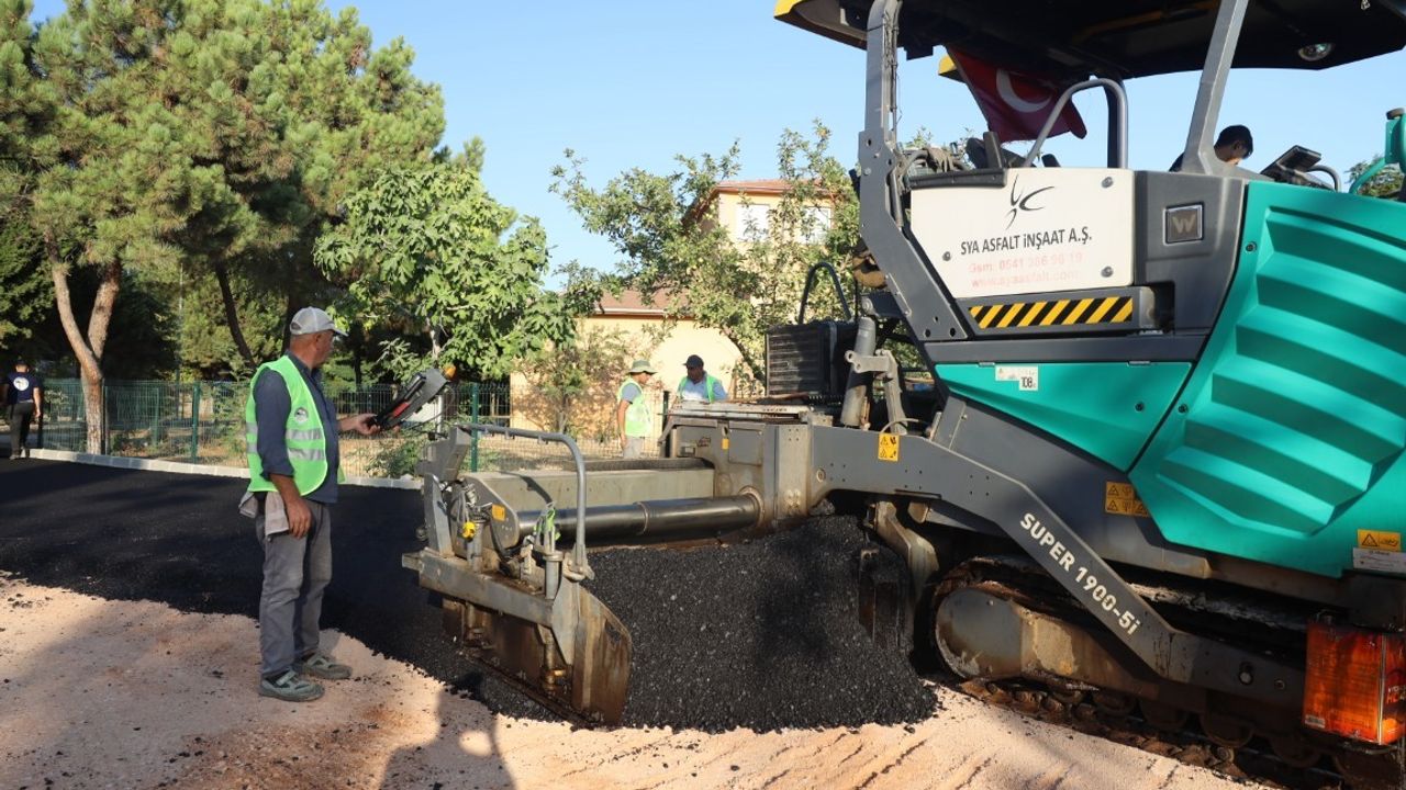 Körfez’de kavşak ve yol çalışmalarıyla trafik akışı düzenleniyor