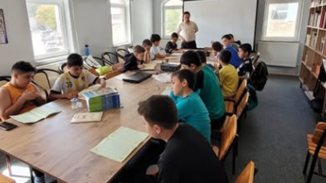Kur’an Kursları Diyanet Gençlik Merkezi’nde Sürüyor