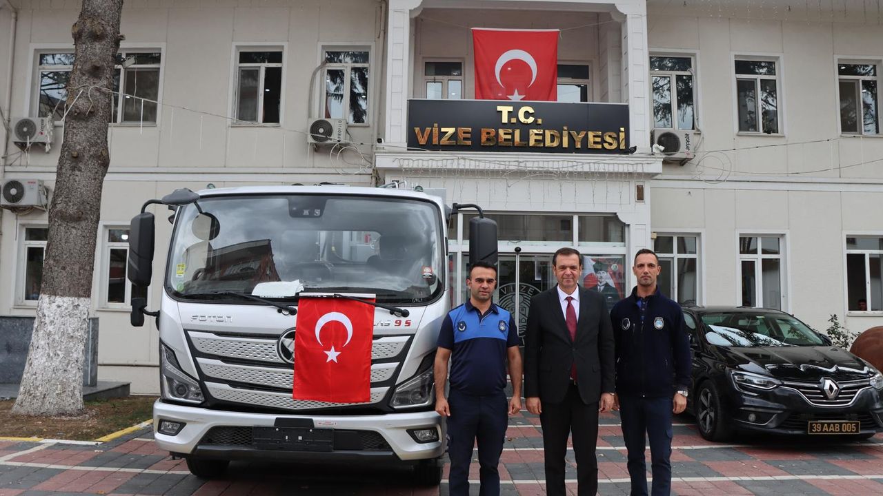 Vize Belediyesi’ne Yeni Çöp Toplama Aracı
