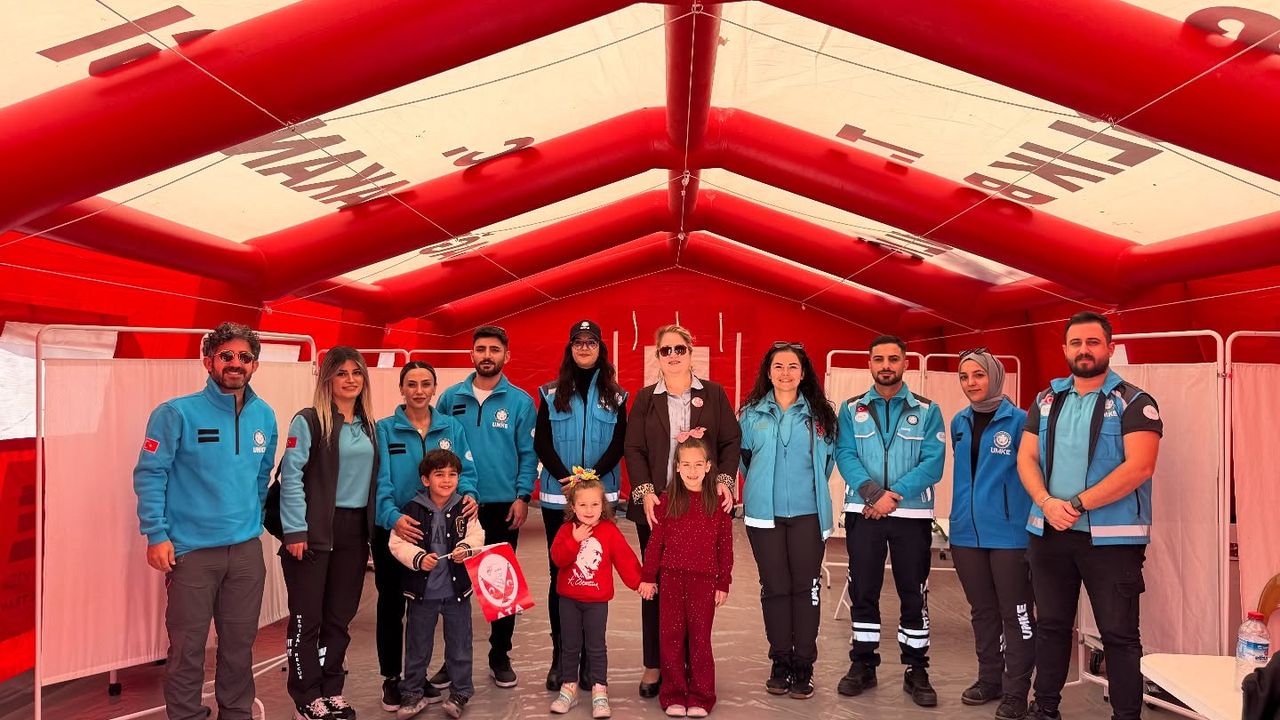 Müdür Cerit, Cumhuriyet Bayramı Törenine Katıldı