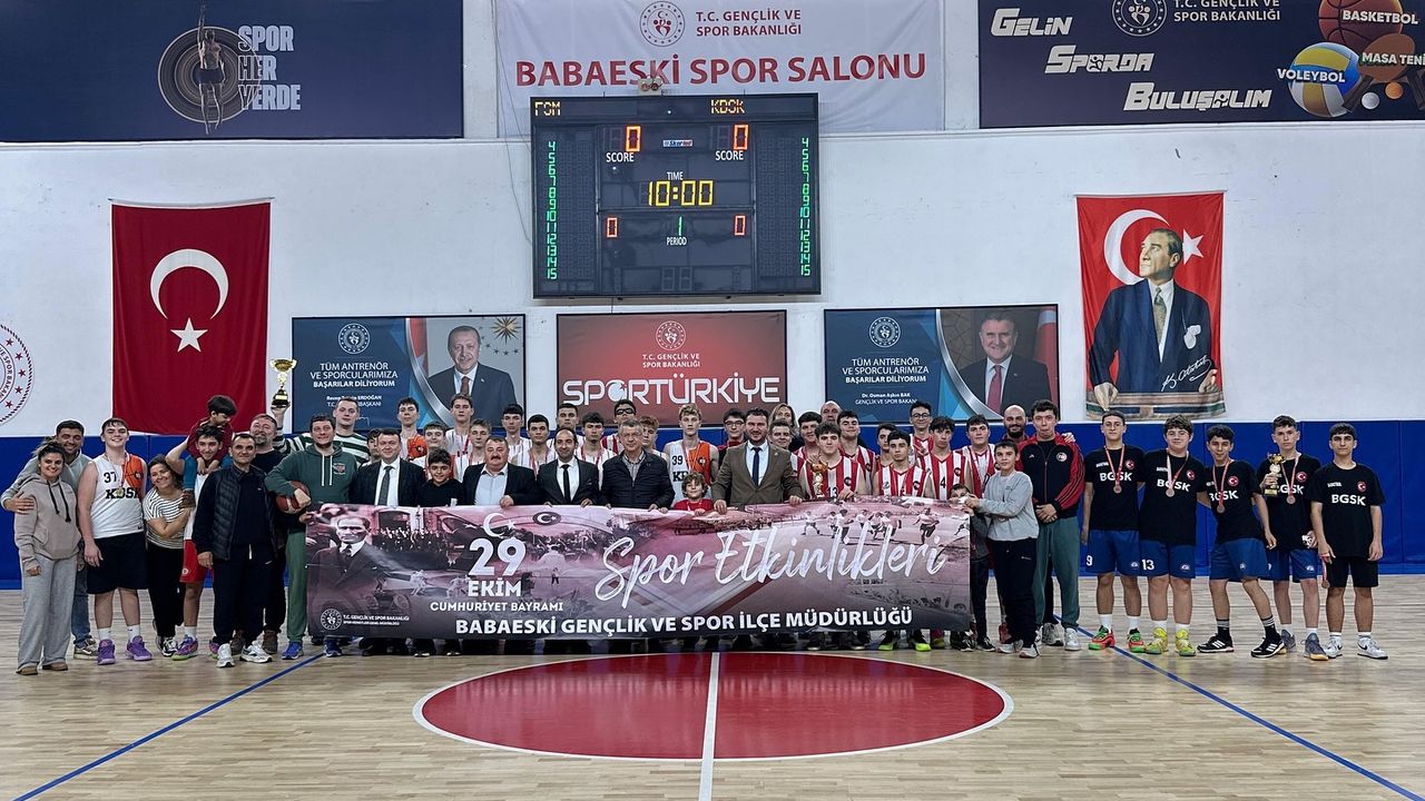 Babaeski’de Cumhuriyet Kupası Basketbol Turnuvası Sona Erdi