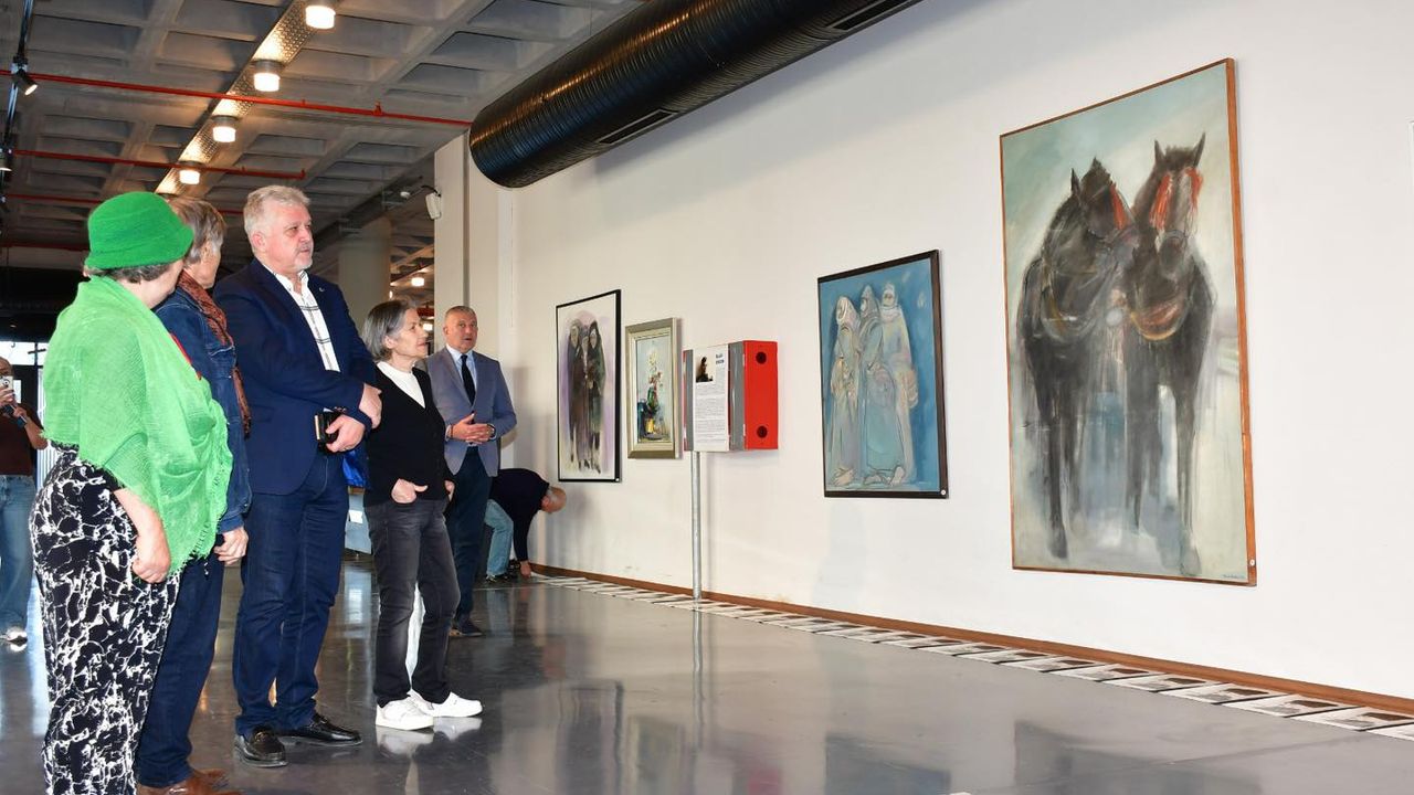 Başkan Gerenli, Resim Sergisini Ziyaret Etti