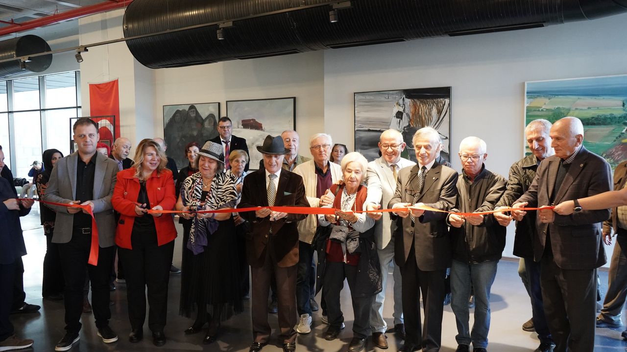 Lüleburgaz’da “Doğaçlama” Resim Sergisi Sanatseverlerle Buluştu