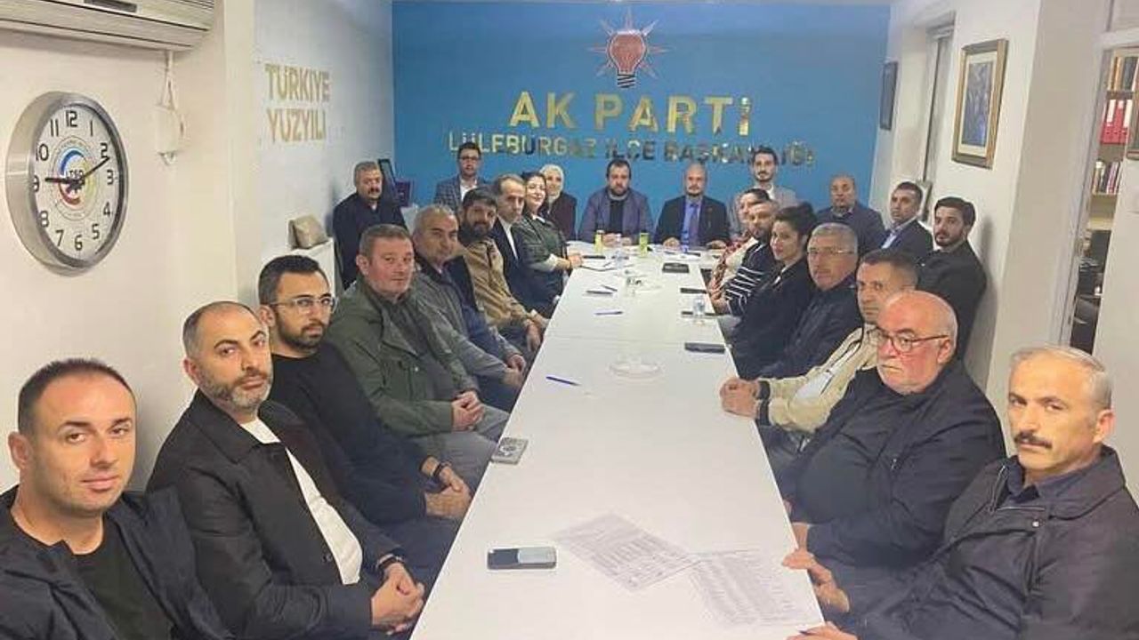 AK Parti Lüleburgaz Teşkilatı Haftalık Toplantısını Gerçekleştirdi