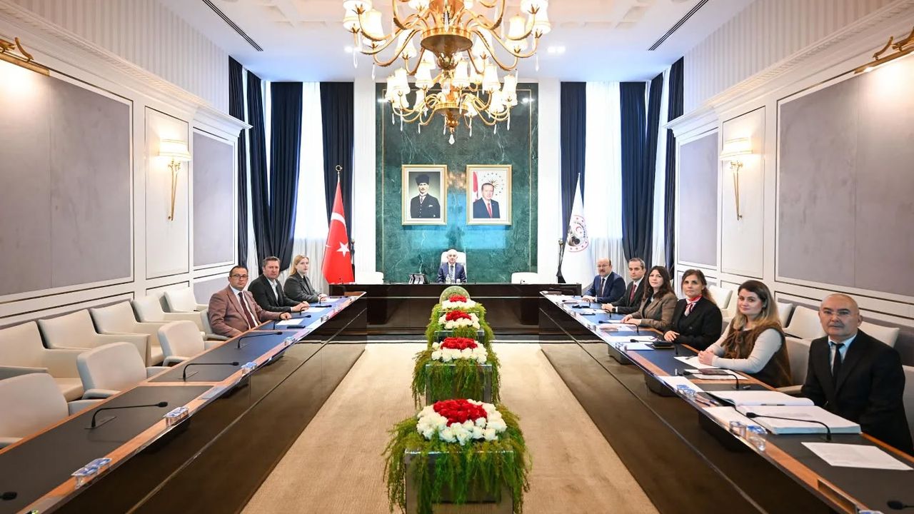 Kırklareli İl Encümeni Toplantısı Valilikte Gerçekleştirildi