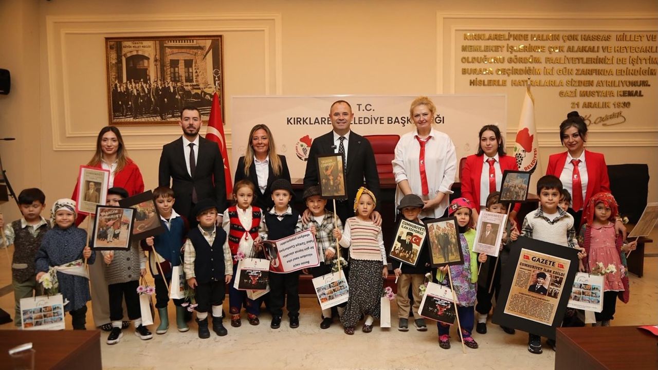 Kırklareli’nde Miniklerden Cumhuriyet Coşkusu