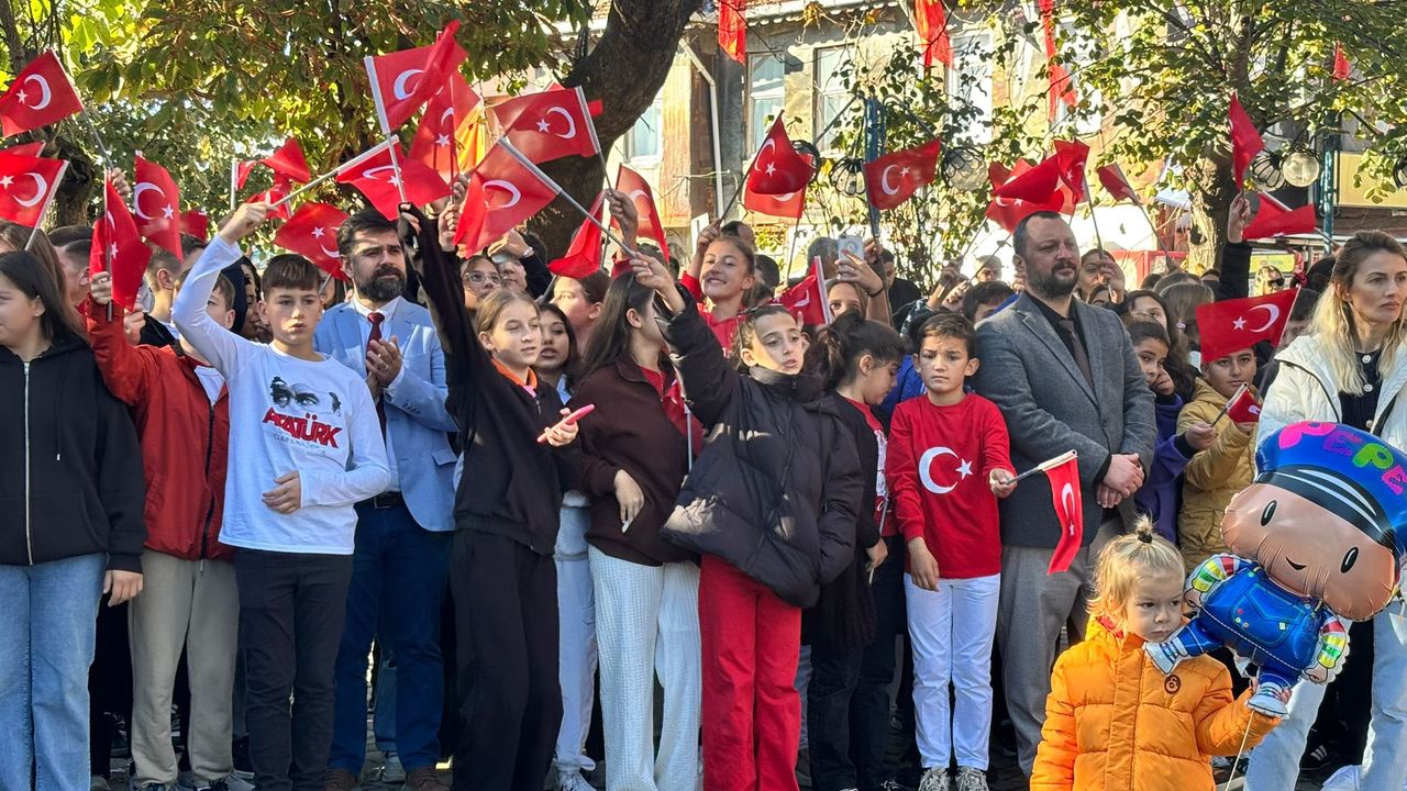 Kıyıköy’de Cumhuriyetin 102. Yılı Coşkuyla Kutlandı