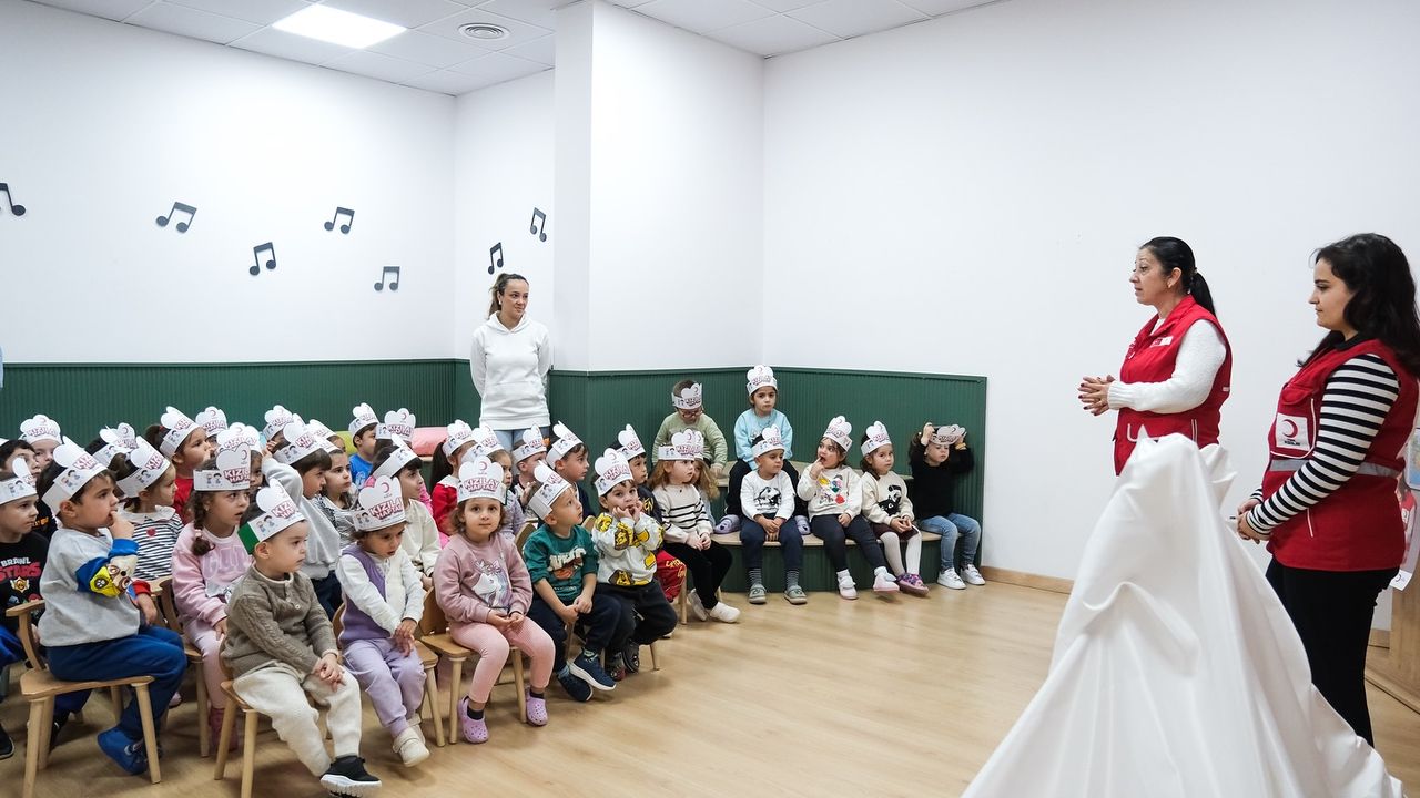 Kırklareli Kızılay’dan Miniklere Kızılay Bilinci Etkinliği