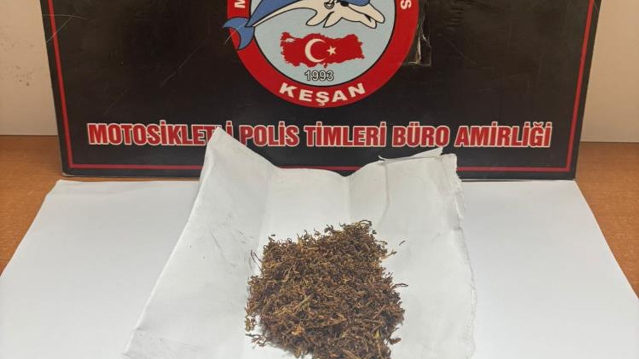 Keşan'da polisin durdurduğu 2 şüpheliden uyuşturucu ele geçirildi