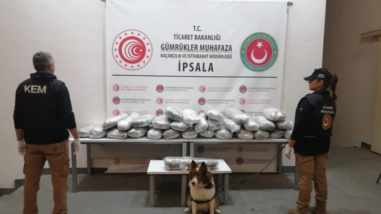 Kapıkule ve İpsala sınır kapılarında zehir tacirlerine darbe