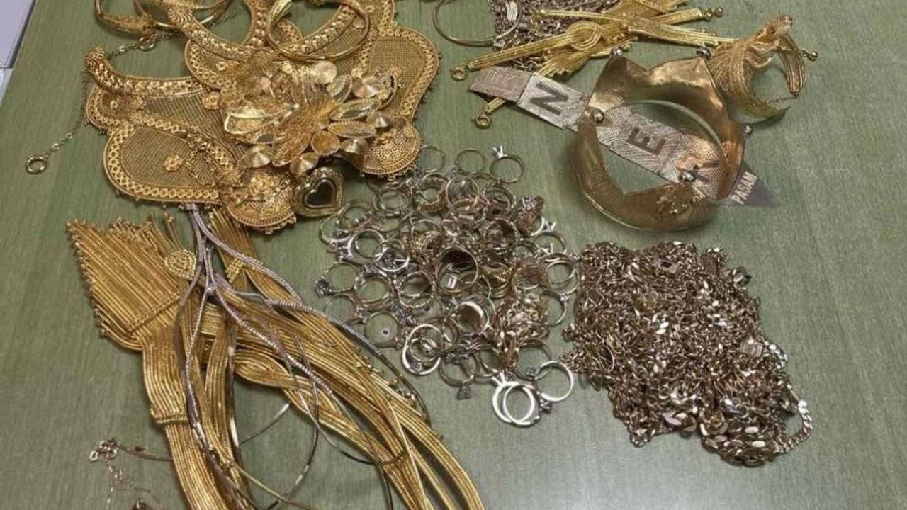 Yoğurt kovasında 1 kilo 241 gram altın yakalandı