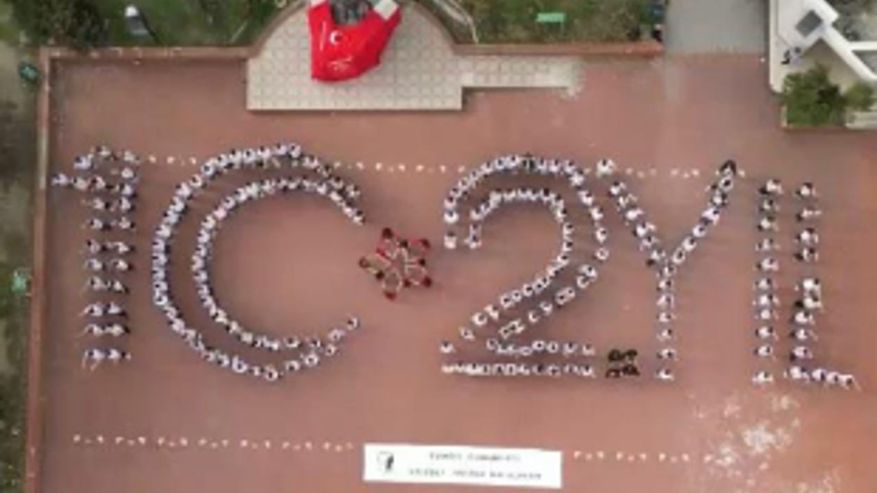 Öğrenciler Cumhuriyetin 102.yılını çizdi