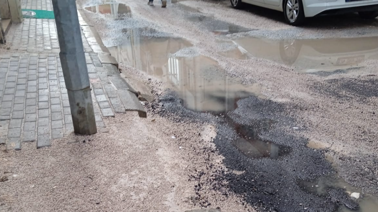 Yağış Sonrası Yollarda Su Birikintileri Oluştu