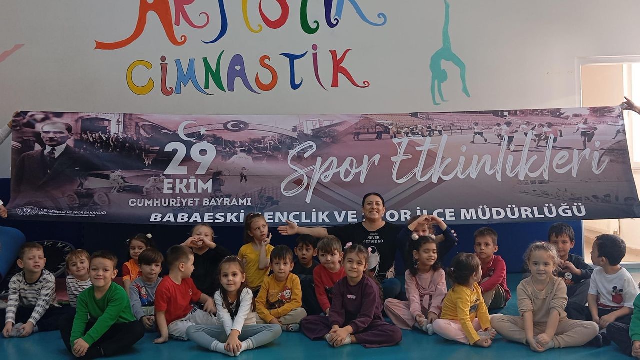 Babaeski’de Cumhuriyet Coşkusuyla Cimnastik Şenliği