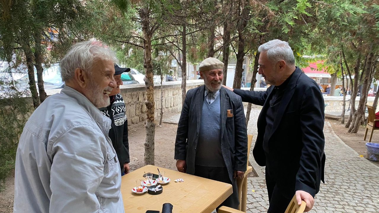 Vekil Sarıçam, Vatandaşlarla Bir Arada