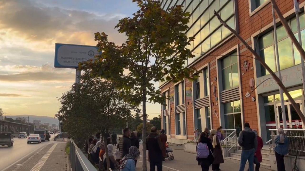 Bursa'da bir okulda profiterol yiyen 8 öğrenci fenalaştı