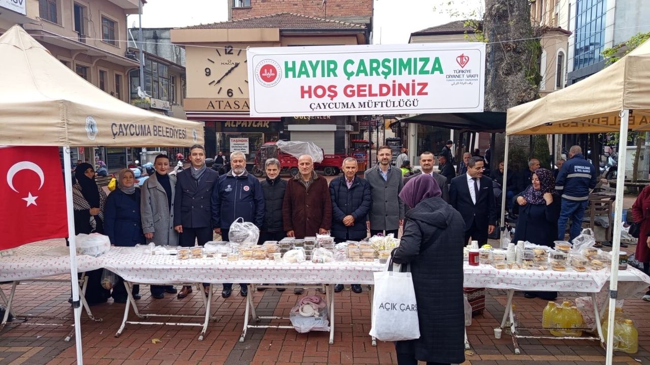 Çaycuma’da "Gazze Yararına Hayır Çarşısı" kuruldu