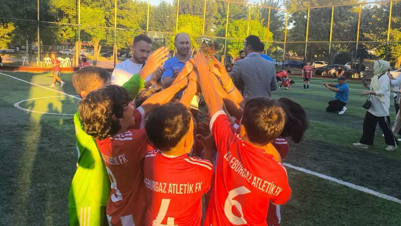 Lüleburgaz Atletik U-10 Takımı Şampiyon Oldu