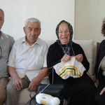 Rüyası hayatına yön verdi, yarım asırdır çocuklar için örgü örüyor: 72 yıllık eşi en büyük destekçisi