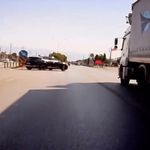 Kırmızı ışık ihlali yapan cipe motosiklet çarptı: Ölümden döndü