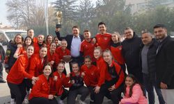 TVF Kadınlar Bölgesel Lig’de Şampiyon Pınarhisarspor