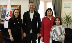 Başkan Bulut, Sadık Ahmet’in Ailesini Ağırladı