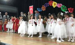 Minikler Yılsonu Kapanış Programı Gerçekleştirdi