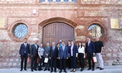 Vali Ekici ve Rektör Ünüvar, Sağlık Tarihi Evi'ni Ziyaret Etti