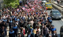 İstanbul’da vatandaşlar “Kurtuluşa Giden İlk Adım” yürüyüşünde bir araya geldi