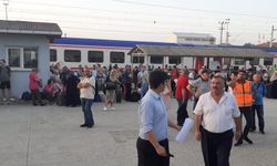 Halkalı-Edirne treni durdu, yüzlerce yolcu istasyonda kaldı