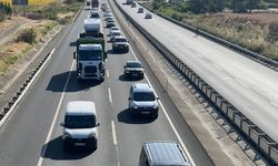 Tatilcilerin dönüşü başladı: Tekirdağ-İstanbul karayolunda trafik yoğunluğu sürüyor