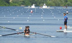 Edirne'deki Meriç Nehri'nde ilk resmi kürek yarışları başladı