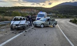 Karabük'te iki otomobil çarpıştı: 7 yaralı