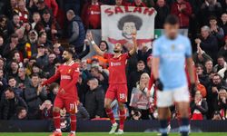 Liverpool, şampiyonluk yarışındaki en büyük rakibini saf dışı bıraktı