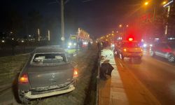 Samsun'da çarpışan iki otomobilden biri tramvay yoluna daldı: 1 yaralı