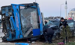 Adana'da yolcu midibüsü ile cip çarpıştı: 7 yaralı