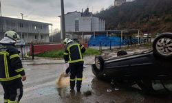 Kontrolden çıkan araç ters döndü
