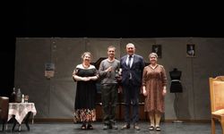 Tiyatro Festivali’nde “Hadi Öldürsene Canikom” Sahnelendi