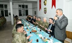 Vali Soytürk ve 1. Ordu Komutanı Orgeneral Tokel Mehmetçik ile iftar yaptı