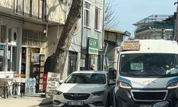 Aracı yola bırakıp gitti, metrelerce araç trafiği oluştu