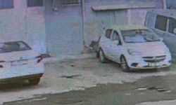Bayrampaşa’da iş yeri müdürüne bıçaklı saldırı: O anlar kamerada
