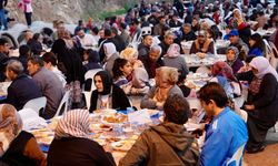 İmece usulü odun ateşinde kazanlar kaynadı iftar yapıldı