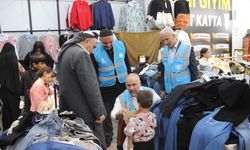 Cizre'de yetim çocuklara bayramlık elbise hediye edildi