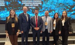 Müdür Akdemir ve Öğretmenler Konferansta