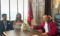 Başkan Erdem, Tuğçe ve Ethem Çiftinin Nikâhını Kıydı