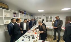 Başkan Gün, Yıl Sonu Sergisine Katıldı