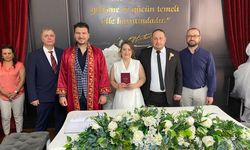 Başkan Yayla Zerrin ve Ahmet’in Nikâhını Kıydı