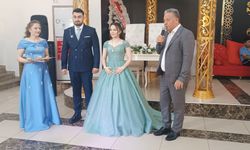 Özbay, Ardahan ve Melek Çiftinin Nişan Yüzüklerini Taktı