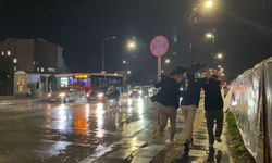 Sivas'ta şimşekler geceyi aydınlattı