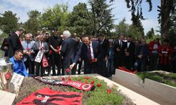 Gençlerbirliği camiası, İlhan Cavcav'ın mezarını ziyaret etti